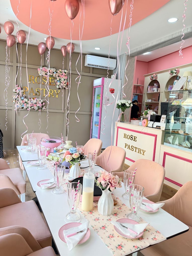 Rose Pastry Tanger - pâtisserie, salle rose et décorations